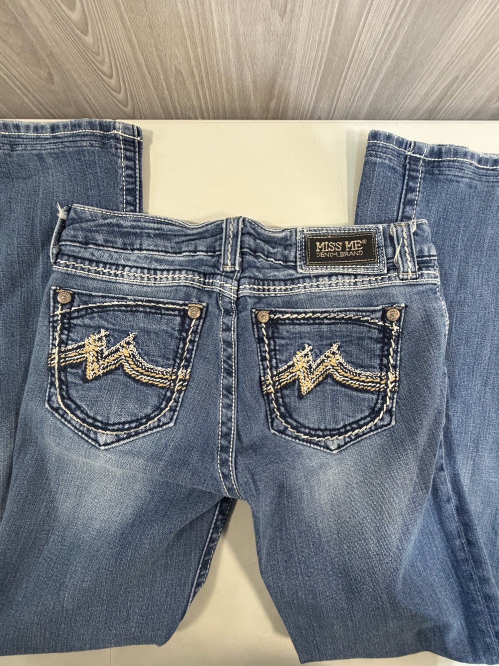 Miss Me Jeans Women's Size 30 Blue Medium Wash Stretch Boot Embroidered Pocket